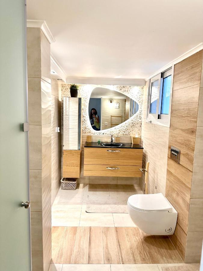 Cozy Apartment With Parking Near The City Center Atene Esterno foto