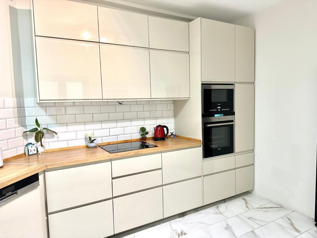 Cozy Apartment With Parking Near The City Center Atene Esterno foto