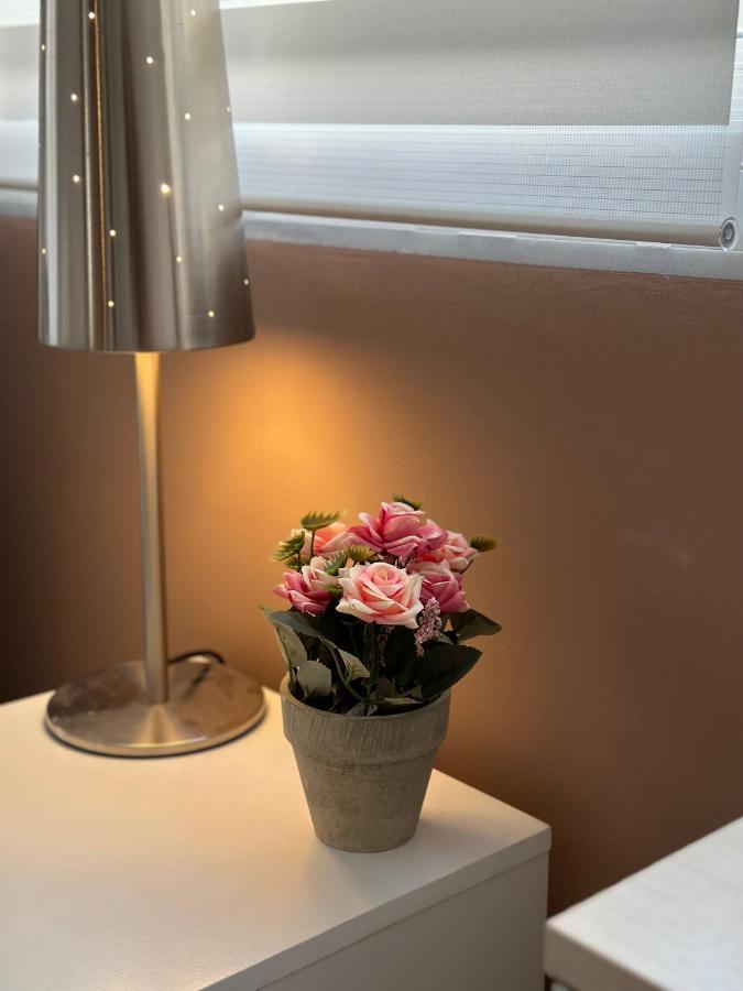 Cozy Apartment With Parking Near The City Center Atene Esterno foto