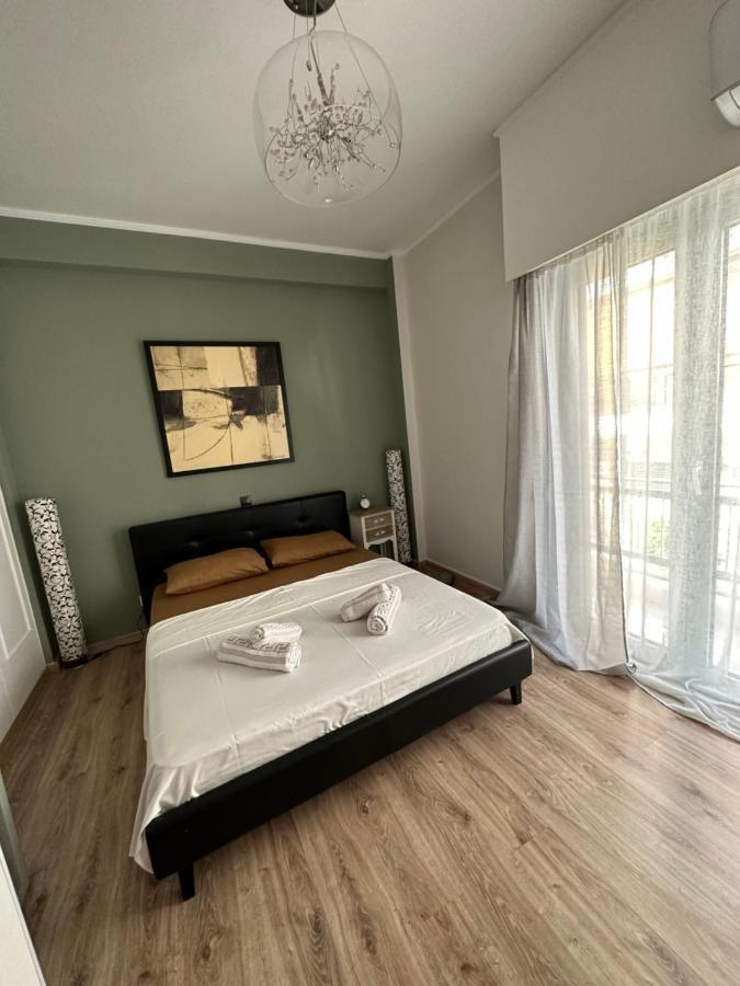 Cozy Apartment With Parking Near The City Center Atene Esterno foto