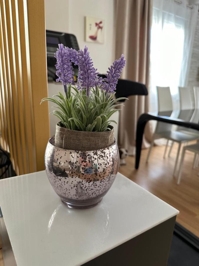 Cozy Apartment With Parking Near The City Center Atene Esterno foto