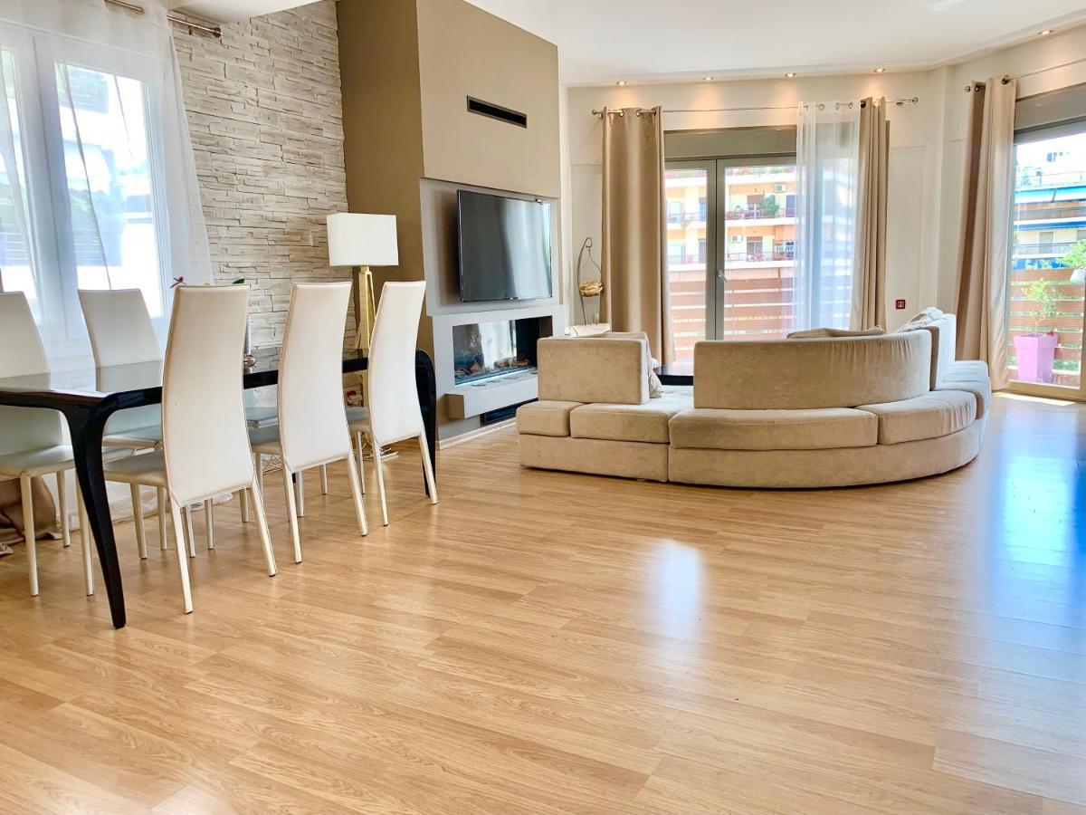 Cozy Apartment With Parking Near The City Center Atene Esterno foto