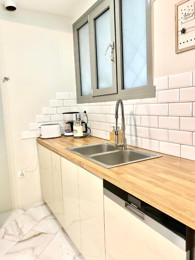 Cozy Apartment With Parking Near The City Center Atene Esterno foto